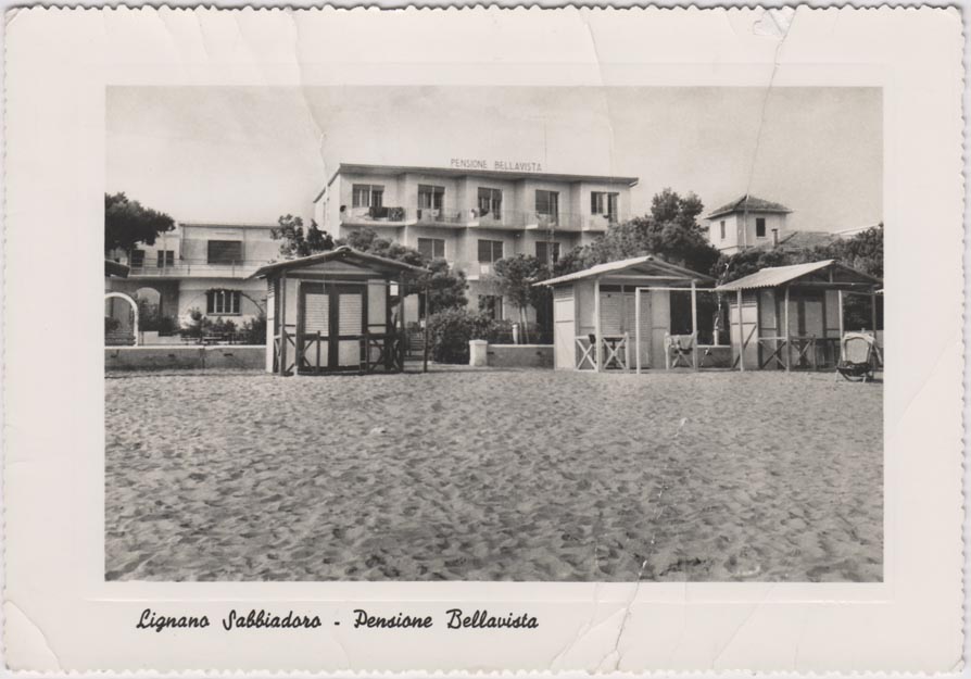 Un secolo di vacanze in cartolina
