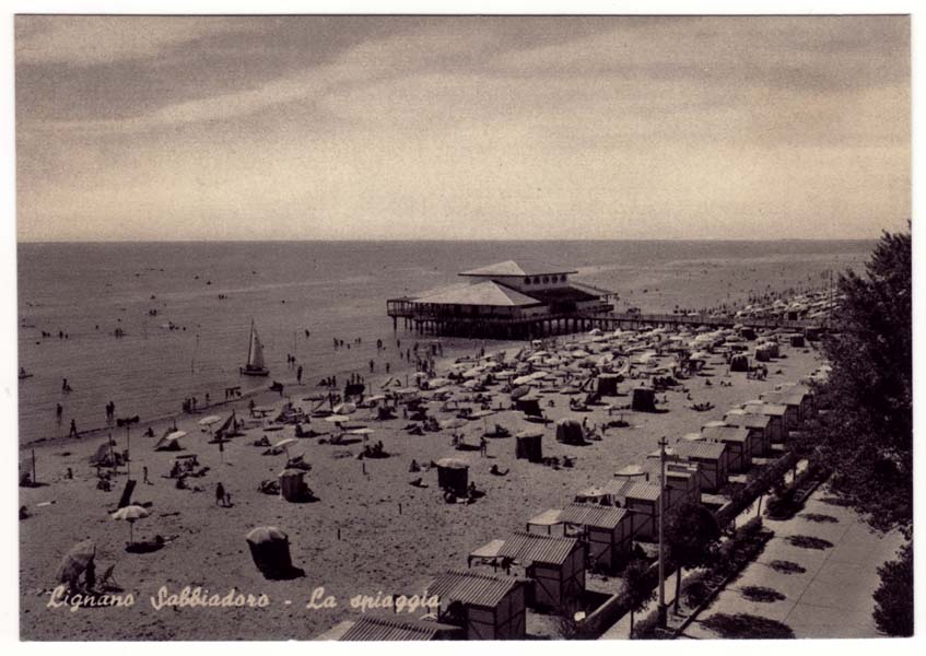 Un secolo di vacanze in cartolina