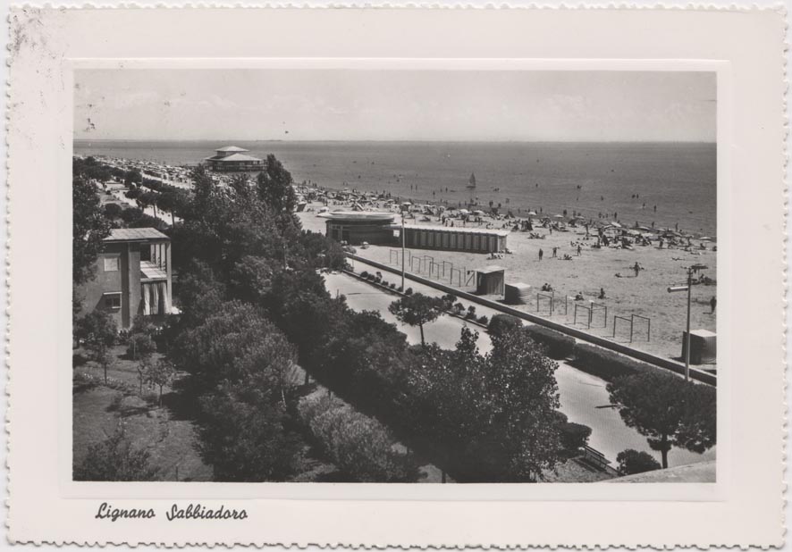 Un secolo di vacanze in cartolina