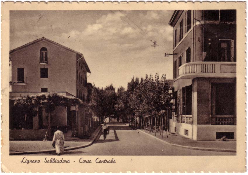 Un secolo di vacanze in cartolina