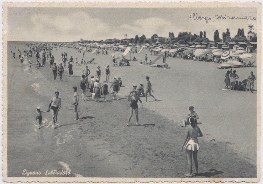 Un secolo di vacanze in cartolina