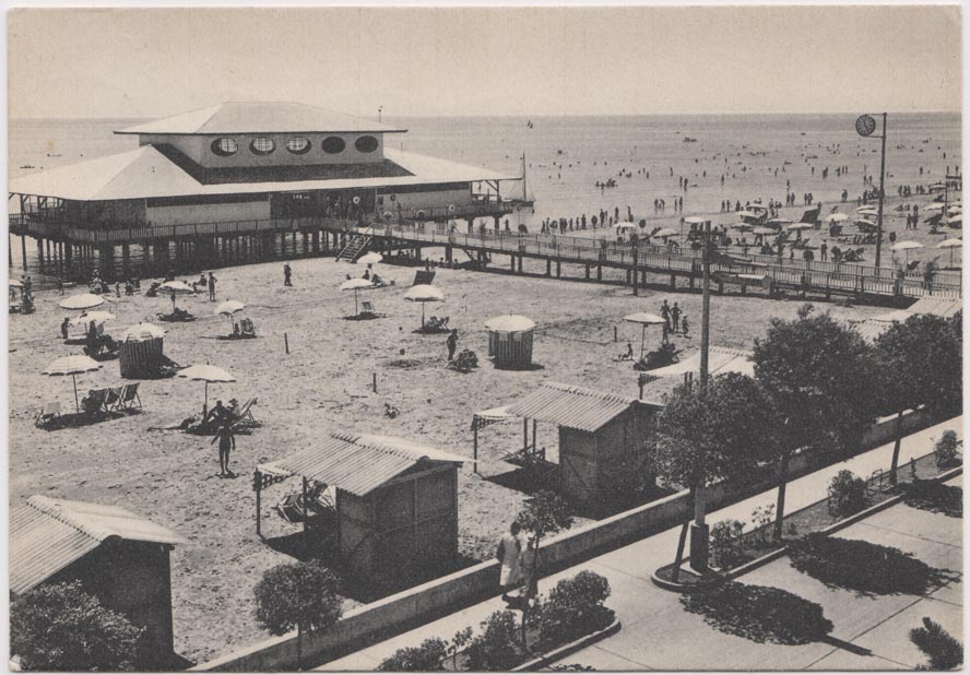 Un secolo di vacanze in cartolina