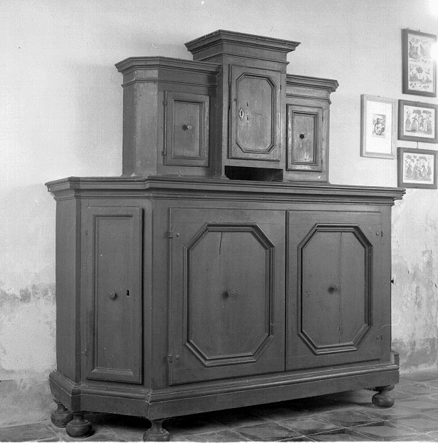 credenza