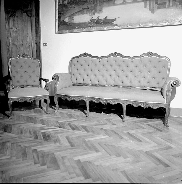 divano/ poltroncina