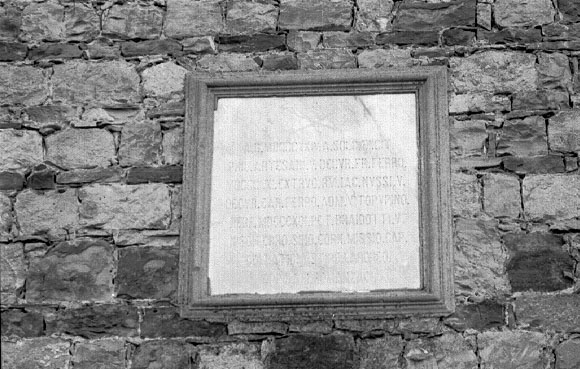 lapide commemorativa