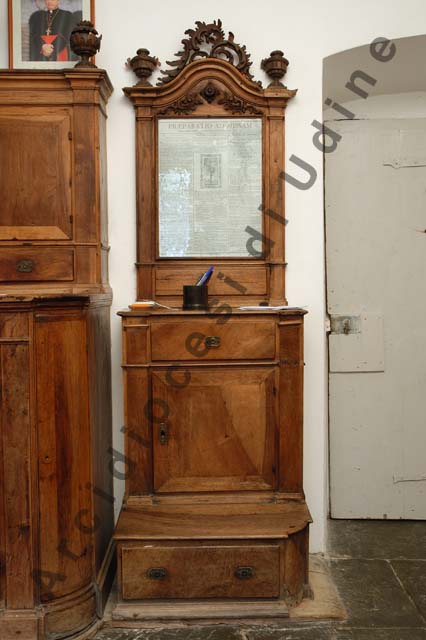 inginocchiatoio da sacrestia