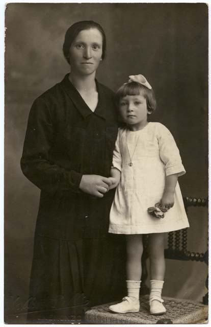 Ritratto di Delinda Coradazzi con la la figlia Teresina De Alti