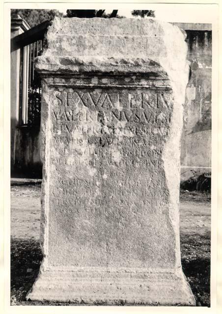 Iscrizione sepolcrale in lingua latina di età imperiale