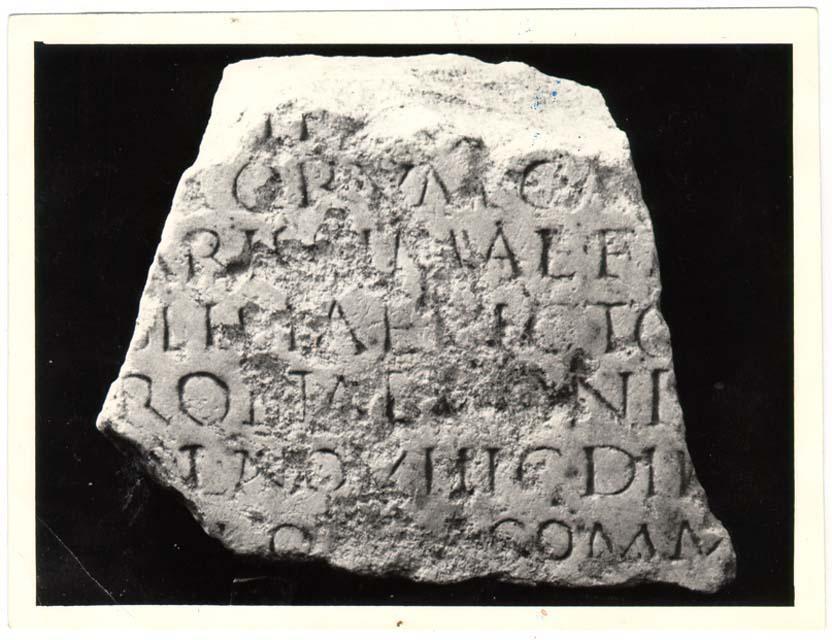 Frammento d'iscrizione in lingua latina di età imperiale