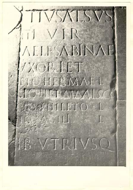 Tavola con iscrizione in lingua latina di età imperiale