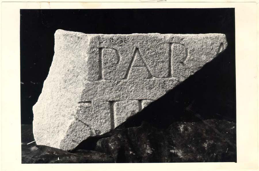 Frammento d'iscrizione sepolcrale in lingua latina di età imperiale