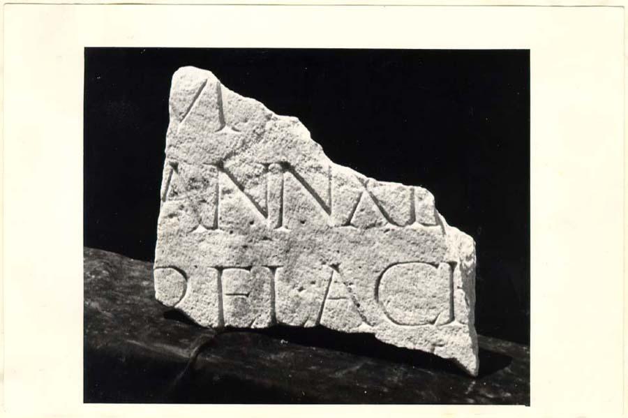 Frammento d'iscrizione in lingua latina di età imperiale