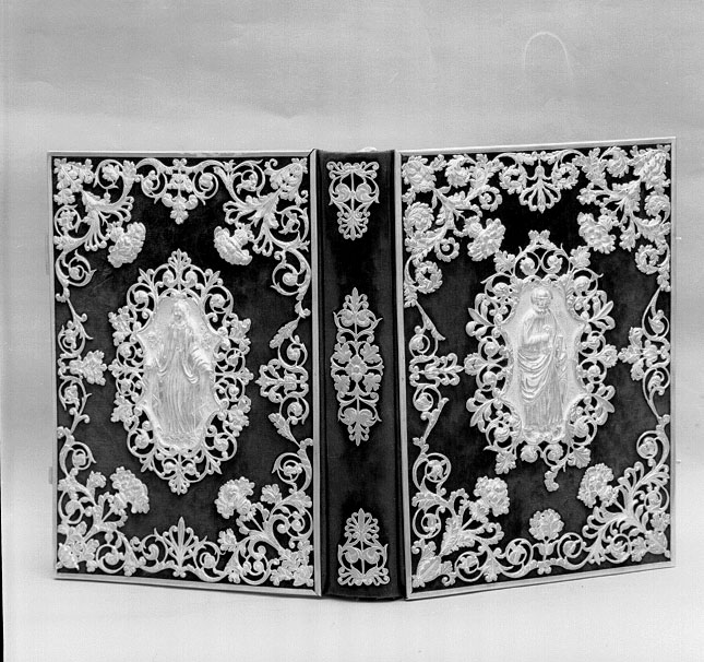 coperta di libro liturgico